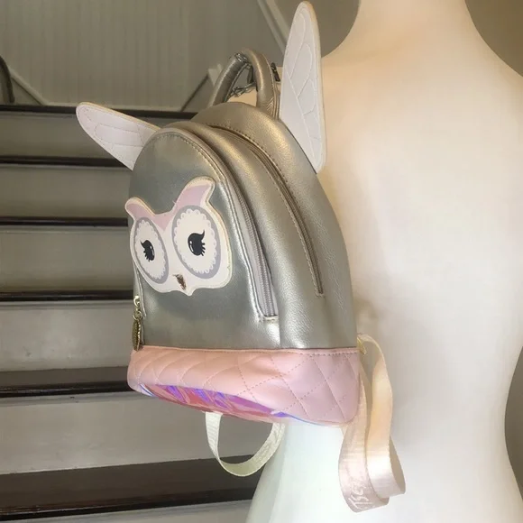 Kids Size BETSEY JOHNSON Luv Betsey Holographic Owl Backpack Adjustable Straps - Picture 6 of 17